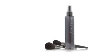 Preserve the look of your makeup with Makeup Finishing Spray from Mary Kay.